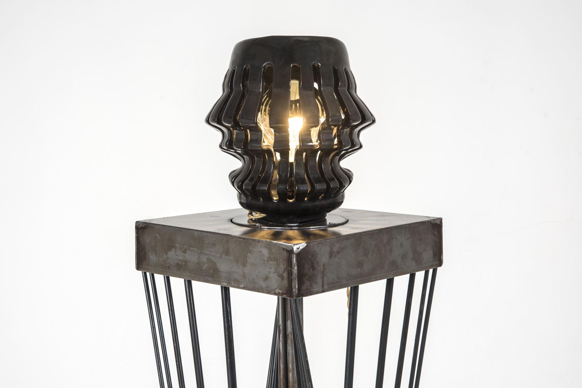 kurvo - fLuxus - 1 - Slip Casting - Metallic Black Glaze Ceramic Lamp - 2016 - £1150 - High Res